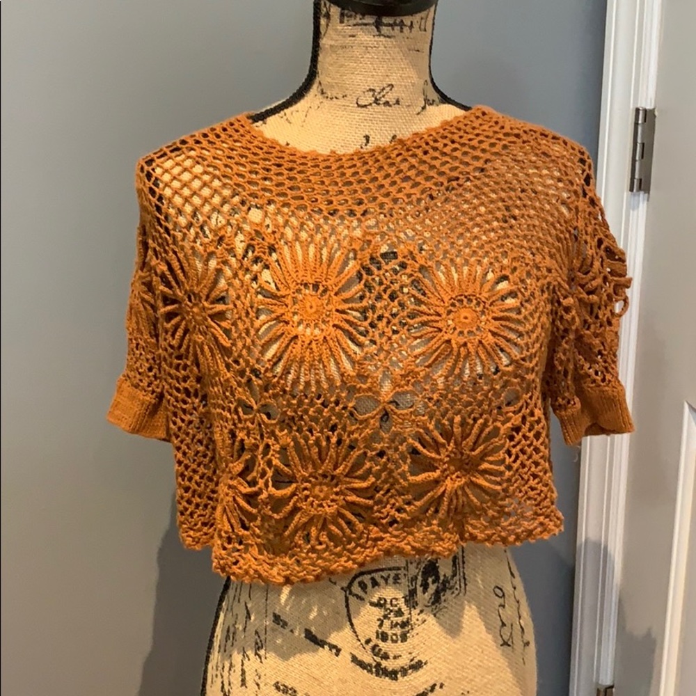 Crop top